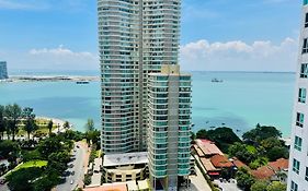 Mansion One By Hejmo Suites